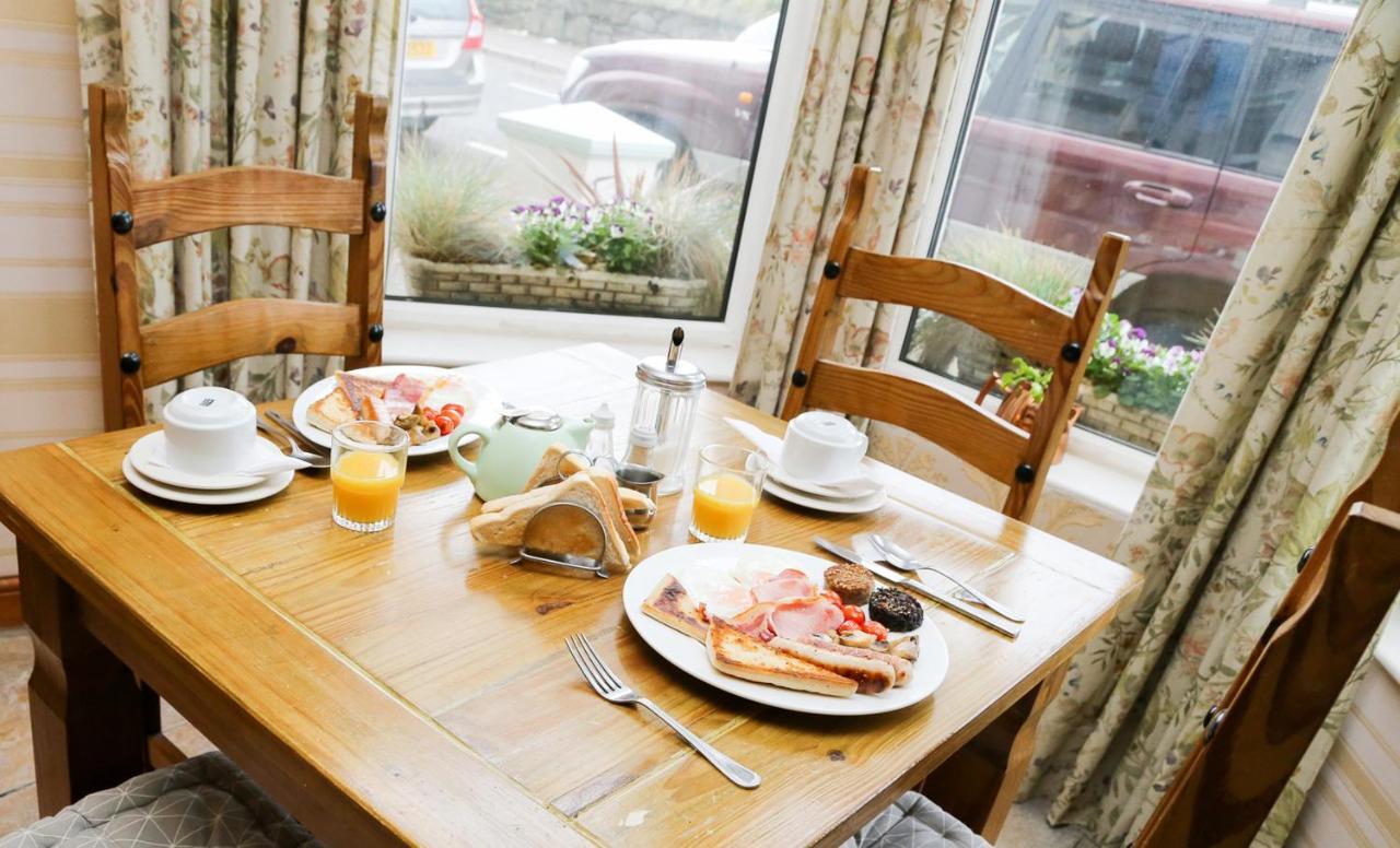 Avarest House Bb Adults Only Portrush Buitenkant foto