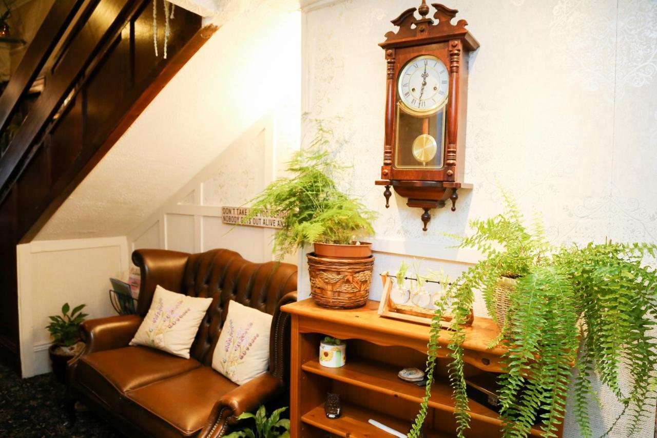 Avarest House Bb Adults Only Portrush Buitenkant foto