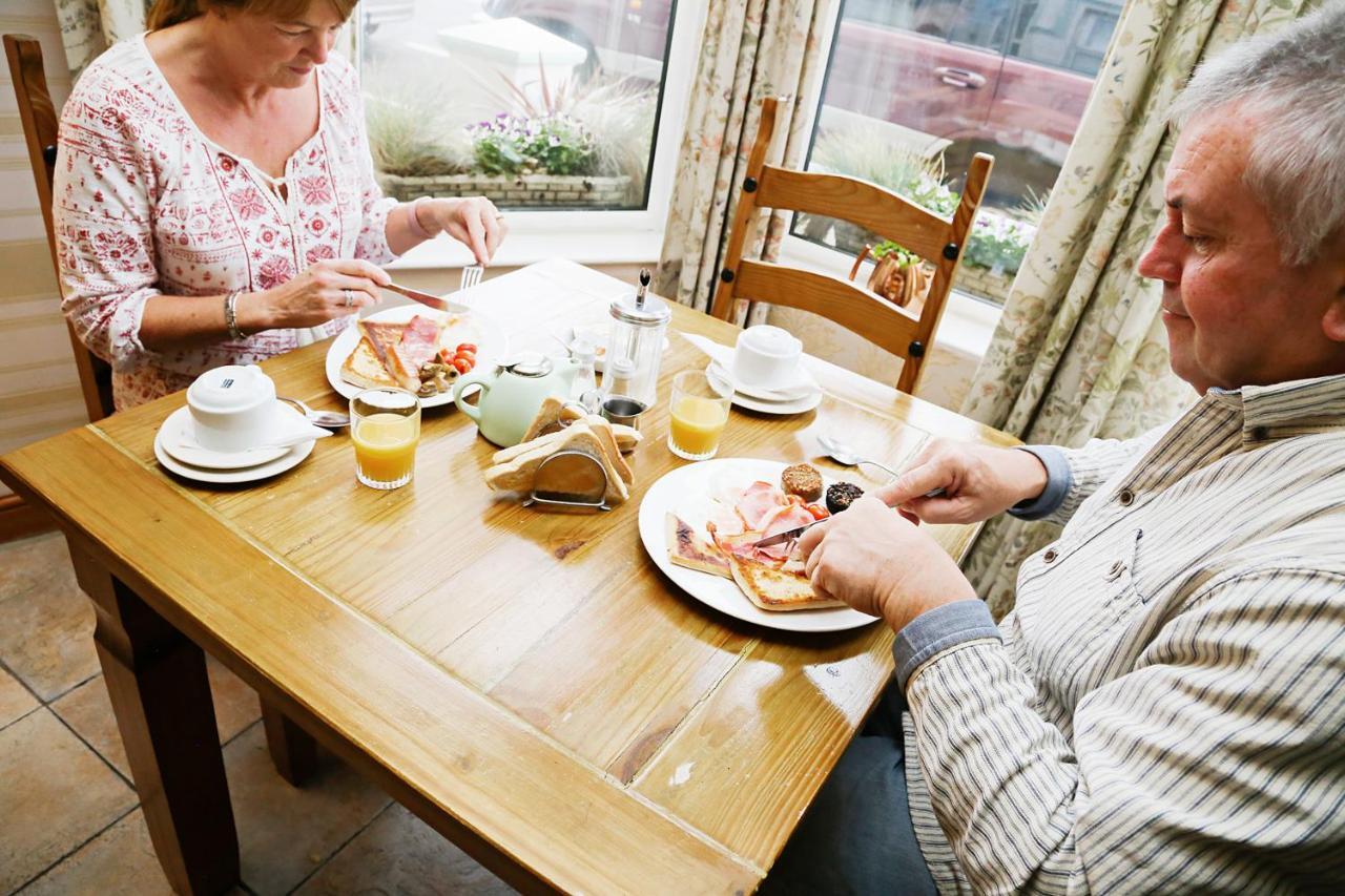 Avarest House Bb Adults Only Portrush Buitenkant foto