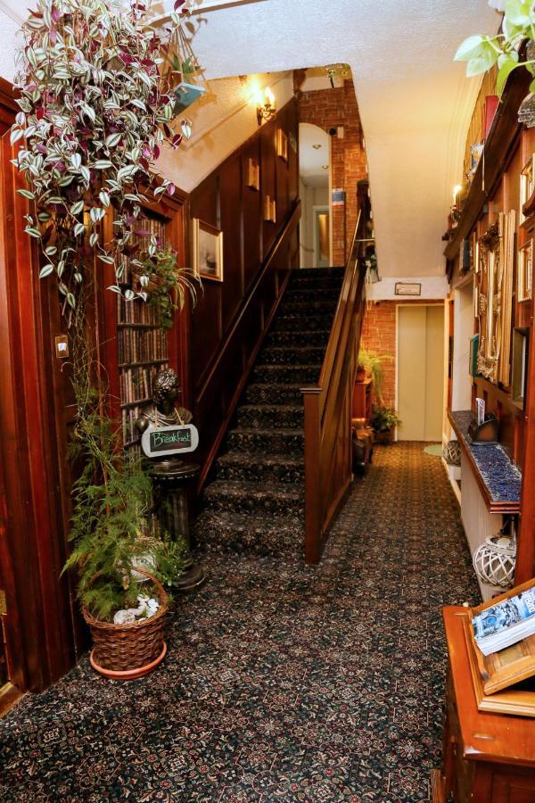 Avarest House Bb Adults Only Portrush Buitenkant foto